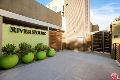 Lake Condo For Sale in Los Angeles, California