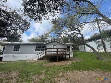 Lake Home For Sale in Canyon Lake, Texas