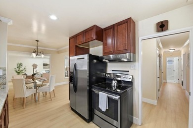 Elegance & Convenience in a Prime Location. Rare 8,600+ SF lot - photo 14
