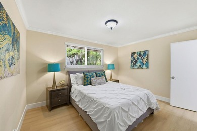 Elegance & Convenience in a Prime Location. Rare 8,600+ SF lot - photo 17