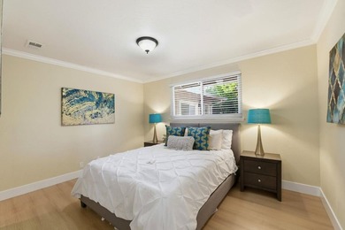 Elegance & Convenience in a Prime Location. Rare 8,600+ SF lot - photo 18