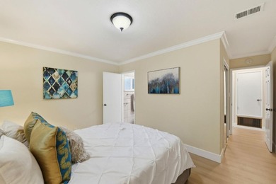 Elegance & Convenience in a Prime Location. Rare 8,600+ SF lot - photo 20