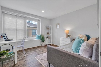 Inviting townhome in the gated Village on Oak community. Walk to - photo 20