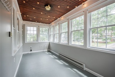 Classic charm and exceptional space come together in this - photo 2