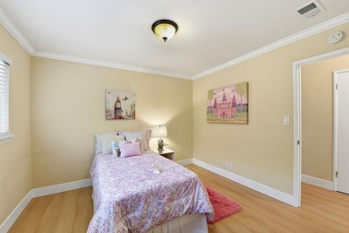 Elegance & Convenience in a Prime Location. Rare 8,600+ SF lot - photo 22