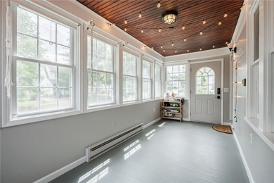 Classic charm and exceptional space come together in this - photo 3