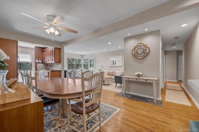 Sunny & Bright 2 Bedroom, 2 Bath Coop in Garden Town Community! - photo 3