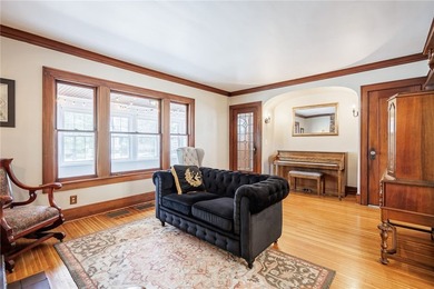 Classic charm and exceptional space come together in this - photo 6