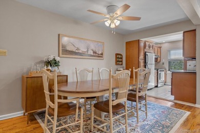 Sunny & Bright 2 Bedroom, 2 Bath Coop in Garden Town Community! - photo 6