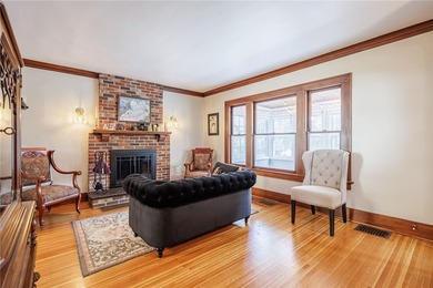 Classic charm and exceptional space come together in this - photo 7