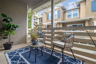 Inviting townhome in the gated Village on Oak community. Walk to - photo 32