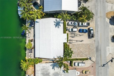 Turnkey, fully furnished waterfront property with strong  income - photo 38