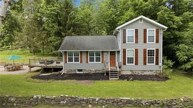 Escape to this thoughtfully designed 3-bedroom, 2-bathroom home - photo 1