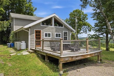 Escape to this thoughtfully designed 3-bedroom, 2-bathroom home - photo 8
