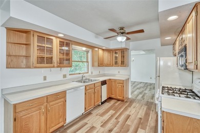 Welcome to 6578 Lakeside Road in Ontario! This 1,752 SF ranch - photo 2