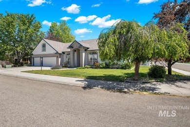 Great Meridian Location just off Franklin and Linder. 4 bedroom - photo 2
