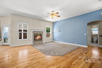 Great Meridian Location just off Franklin and Linder. 4 bedroom - photo 6