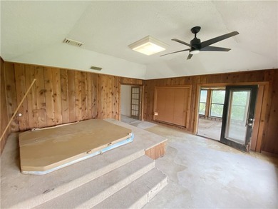 This four-side brick home in Rolling Acres subdivision has a lot - photo 16
