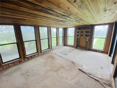 This four-side brick home in Rolling Acres subdivision has a lot - photo 19