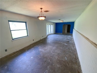 This four-side brick home in Rolling Acres subdivision has a lot - photo 30