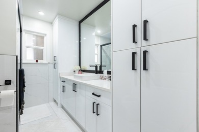 First time on the market and ONE OF A KIND in the neighbourhood! - photo 13