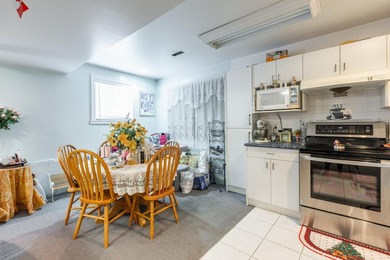 First time on the market and ONE OF A KIND in the neighbourhood! - photo 16