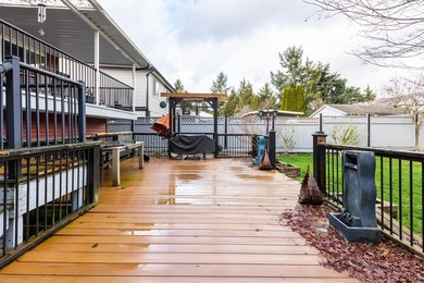 First time on the market and ONE OF A KIND in the neighbourhood! - photo 22