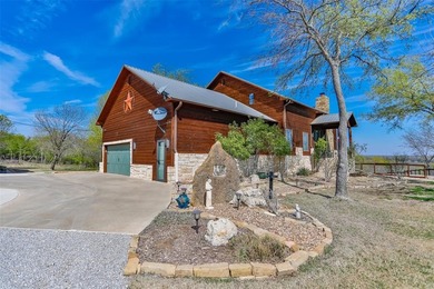 This exceptional lakeview property offers the perfect blend of - photo 2