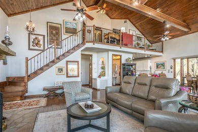 This exceptional lakeview property offers the perfect blend of - photo 10