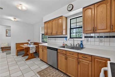 3 bedroom, 2 bath home located in Hackett in the Sebastian Lake - photo 11