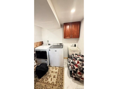 Discover an ideal starter home in the heart of Rosedale, Queens - photo 12