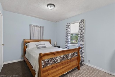 3 bedroom, 2 bath home located in Hackett in the Sebastian Lake - photo 21