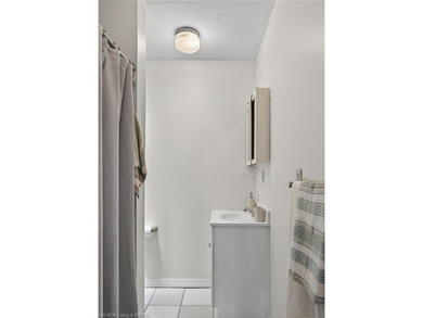 3 bedroom, 2 bath home located in Hackett in the Sebastian Lake - photo 26