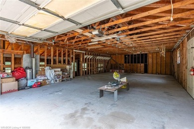 3 bedroom, 2 bath home located in Hackett in the Sebastian Lake - photo 33