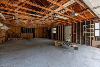 3 bedroom, 2 bath home located in Hackett in the Sebastian Lake - photo 34