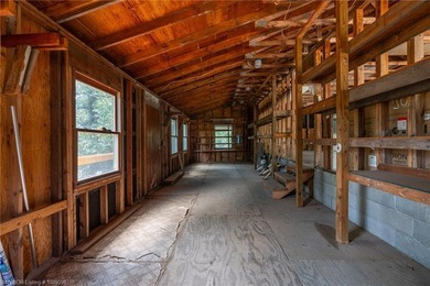 3 bedroom, 2 bath home located in Hackett in the Sebastian Lake - photo 37