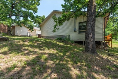 3 bedroom, 2 bath home located in Hackett in the Sebastian Lake - photo 40