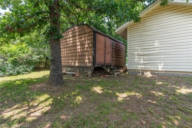 3 bedroom, 2 bath home located in Hackett in the Sebastian Lake - photo 42