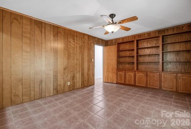 Three bedroom, two full bath home in Davidson, NC. Convenient - photo 17