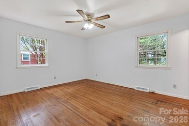 Three bedroom, two full bath home in Davidson, NC. Convenient - photo 19