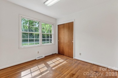 Three bedroom, two full bath home in Davidson, NC. Convenient - photo 23