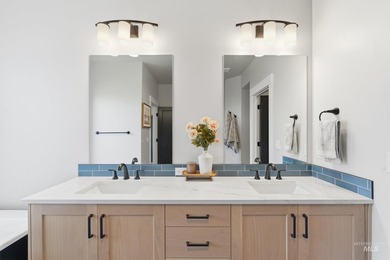 Stunning 4-bedroom, 3-bath home offers a spacious upstairs BONUS - photo 23