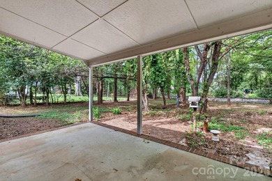 Three bedroom, two full bath home in Davidson, NC. Convenient - photo 28