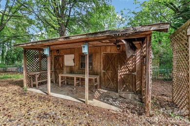Three bedroom, two full bath home in Davidson, NC. Convenient - photo 31