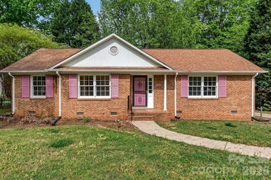Three bedroom, two full bath home in Davidson, NC. Convenient - photo 37