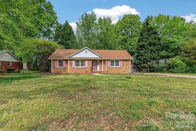 Three bedroom, two full bath home in Davidson, NC. Convenient - photo 38