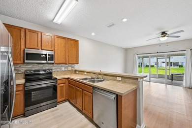 Welcome to this beautiful townhome offering 3 spacious bedrooms - photo 11