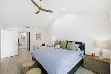 Welcome to this newly renovated Mediterranean/Spanish-style one - photo 12