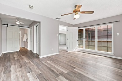 Lovingly cared for over the years, this spacious 2,214 sq ft - photo 13