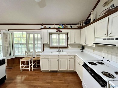 Lakefront living on beautiful Weiss Lake! This well-maintained - photo 16